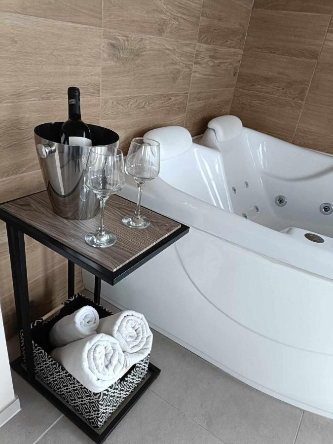 West Panorama Penthouse - Apartment With A Fantastic View Of The City Szombathely Esterno foto