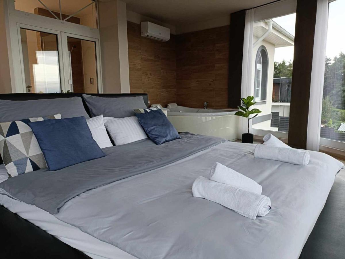 West Panorama Penthouse - Apartment With A Fantastic View Of The City Szombathely Esterno foto