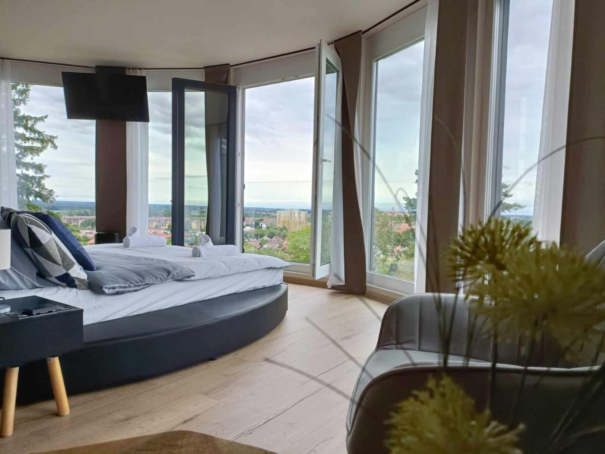 West Panorama Penthouse - Apartment With A Fantastic View Of The City Szombathely Esterno foto