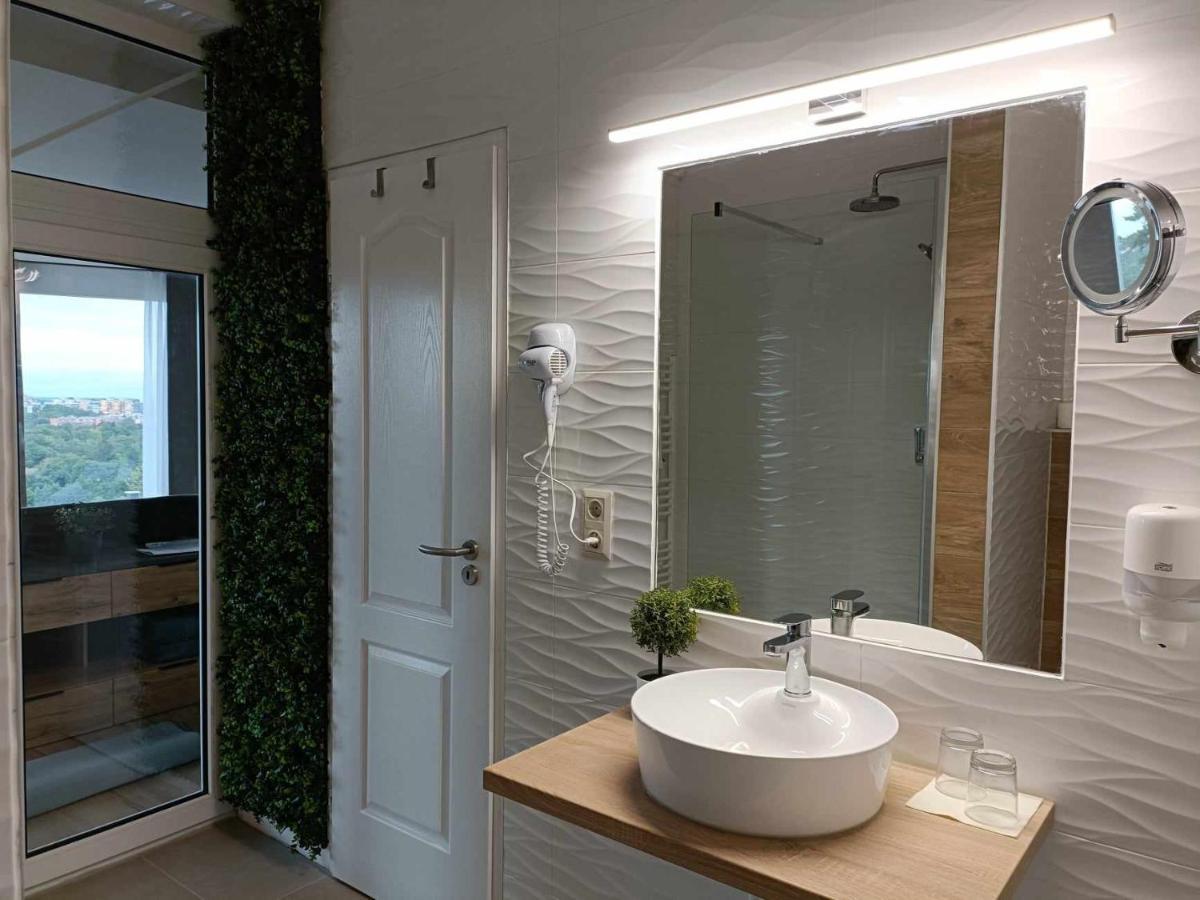 West Panorama Penthouse - Apartment With A Fantastic View Of The City Szombathely Esterno foto